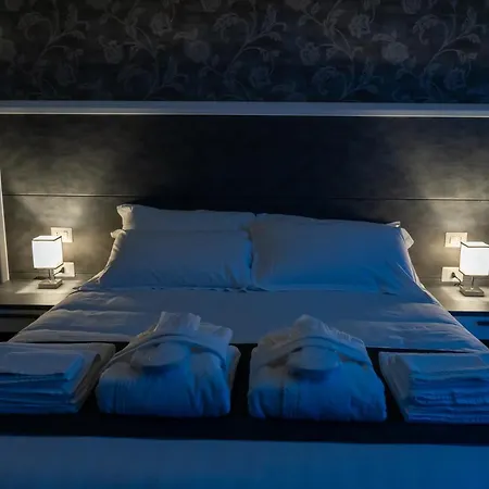 Skyline & Bed and Breakfast
