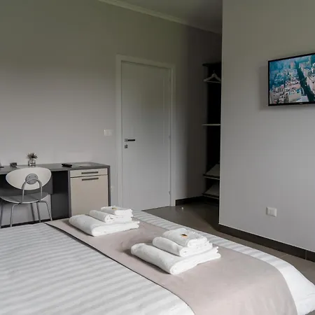 Bed and Breakfast Skyline &