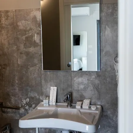 Skyline & Bed & Breakfast 4*