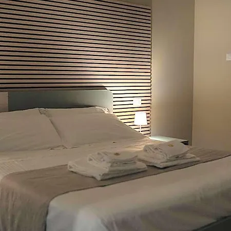 Bed and Breakfast Skyline & 4*