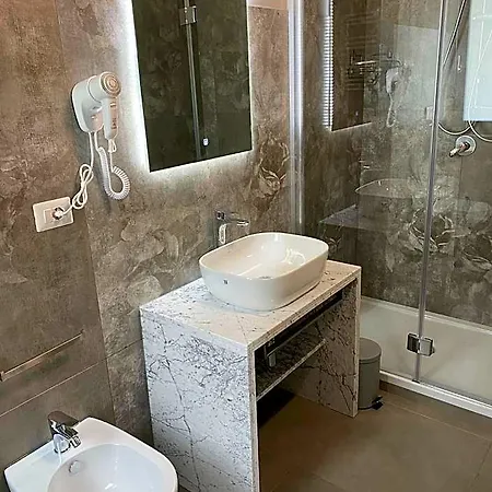 Skyline &